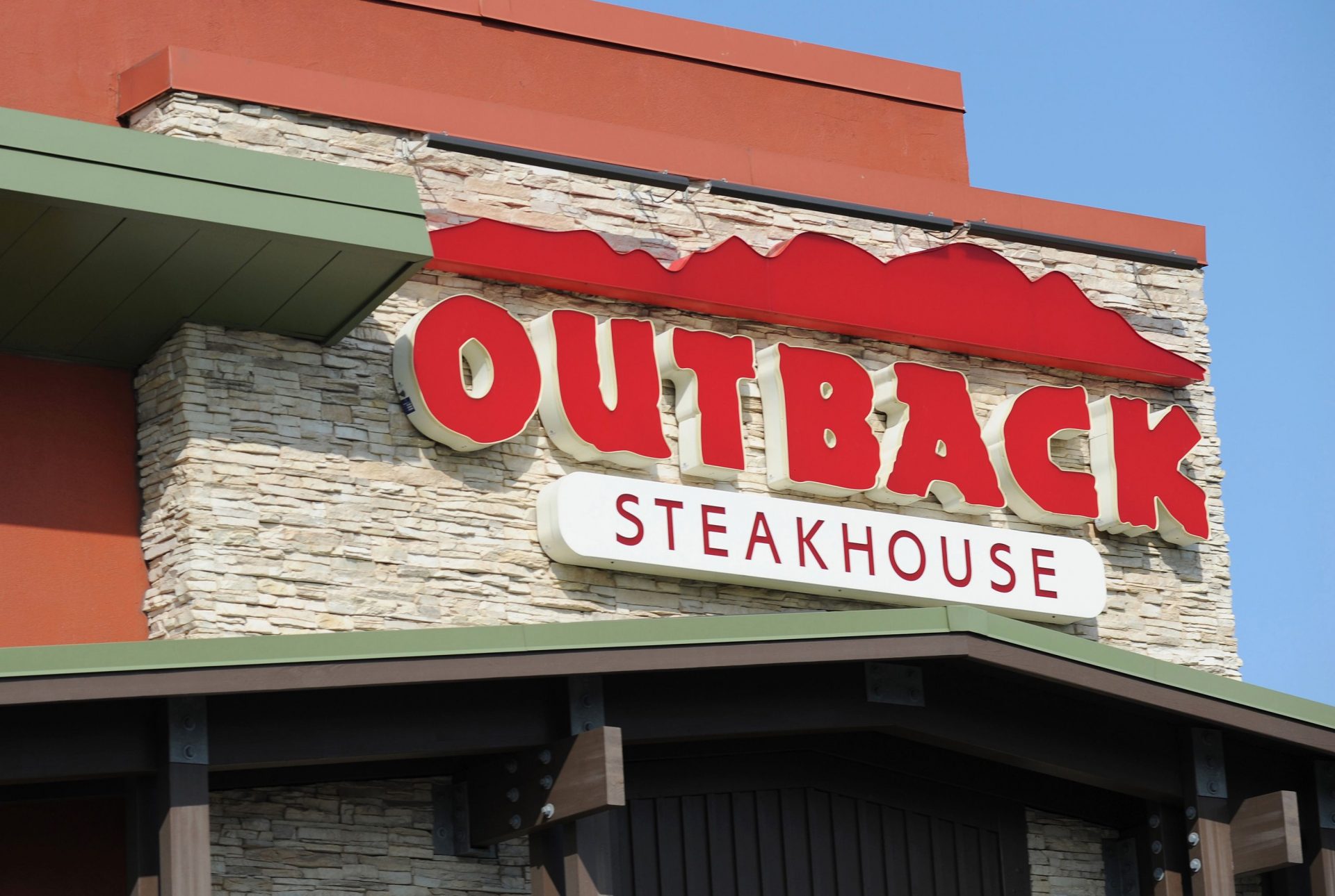 outback-steakhouse-activist - Wanderly